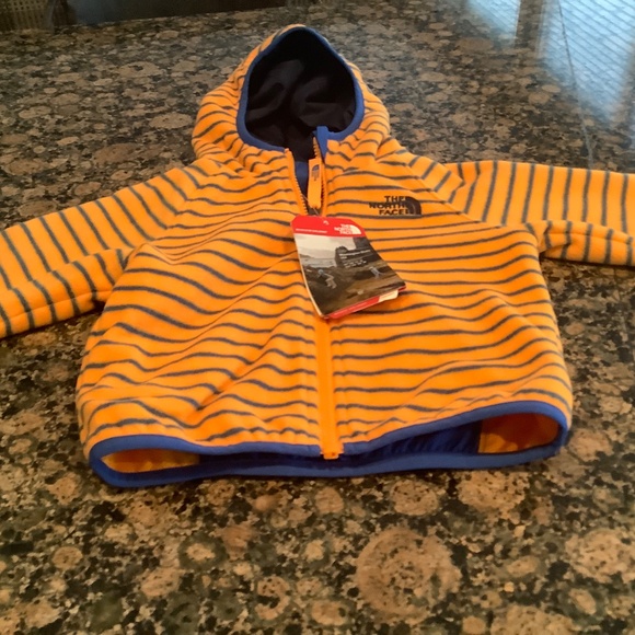 Boys North Face Reversable   Jacket Size 12-18 Months - NWT - Picture 5 of 7
